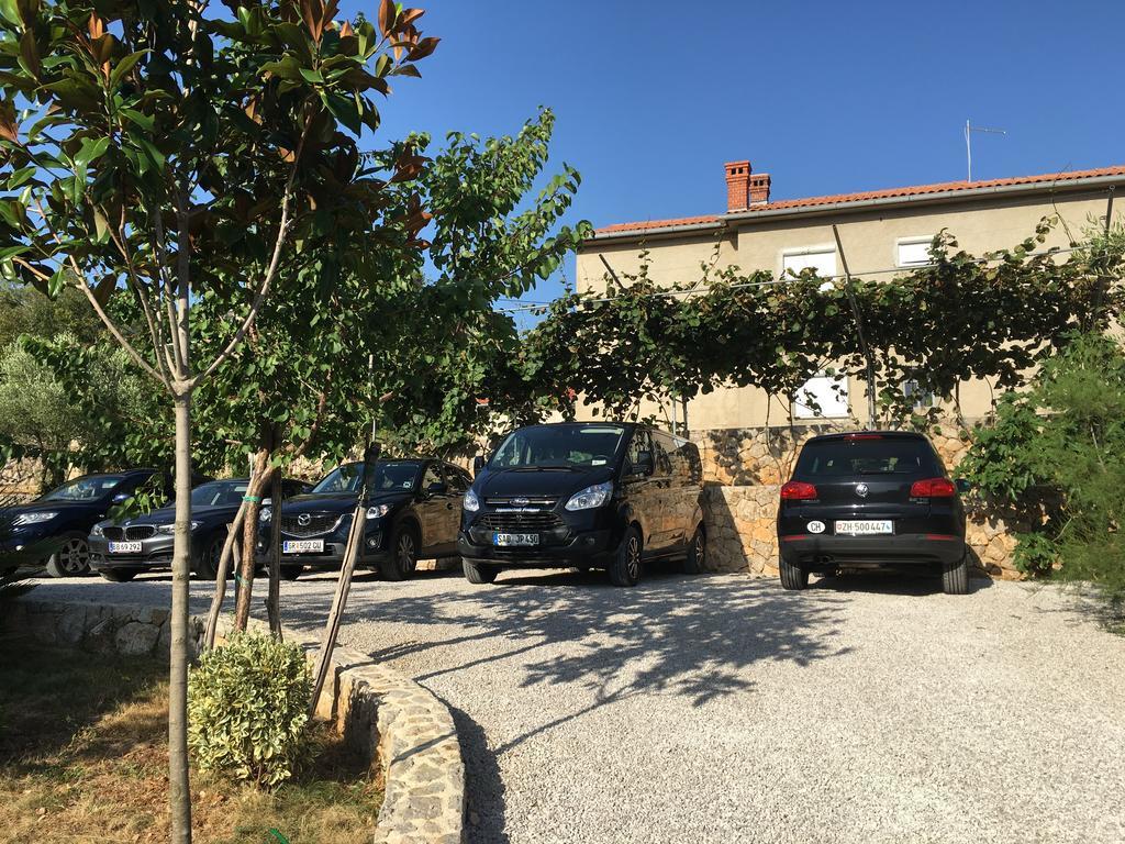 Apartments Salatić Krk Town Bagian luar foto