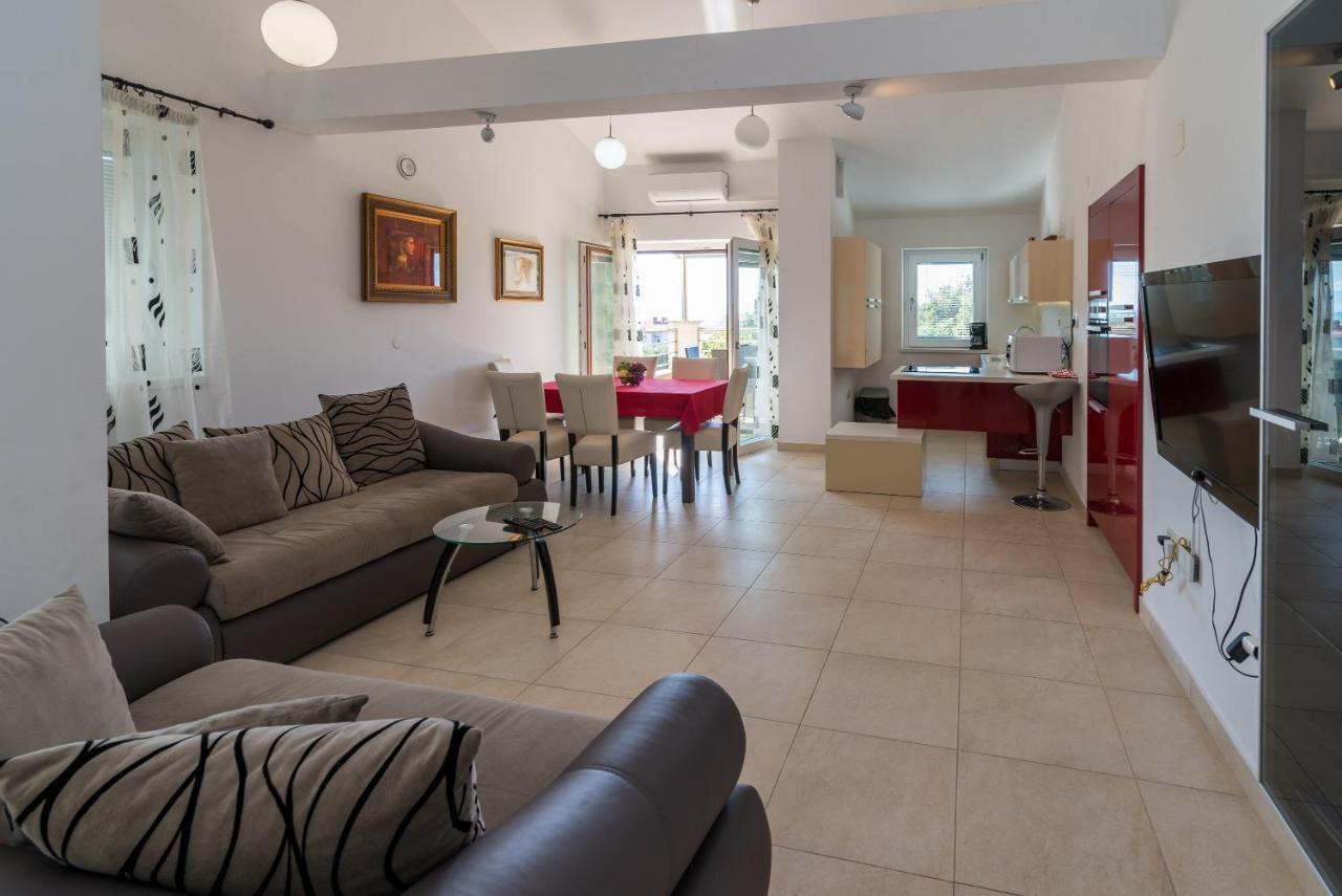 Apartments Salatić Krk Town Bagian luar foto