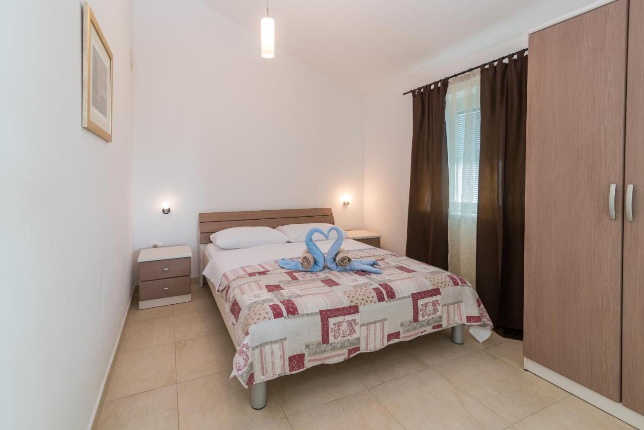 Apartments Salatić Krk Town Bagian luar foto